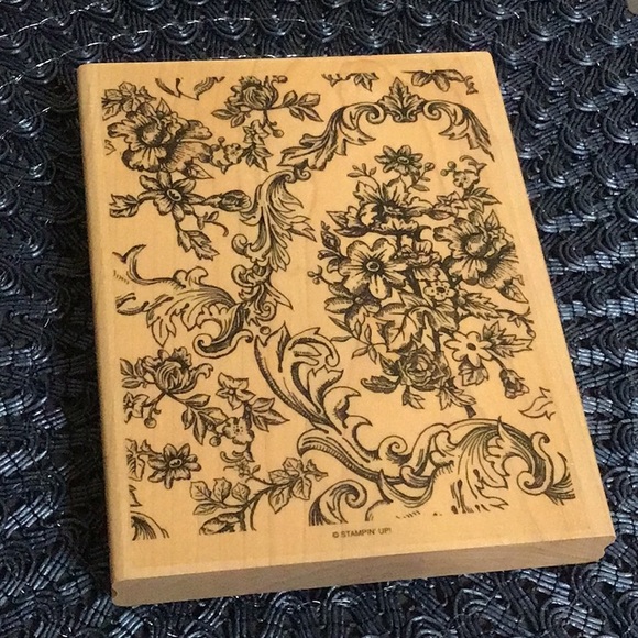 X-Large 6”x5” Stampin’ Up! Floral Flowers Motif Scroll Background Stamp - Picture 1 of 2